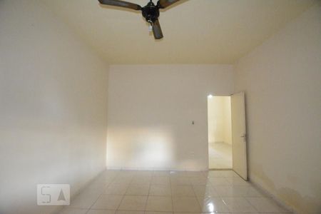 Quarto 1 de casa à venda com 2 quartos, 120m² em Braz de Pina, Rio de Janeiro