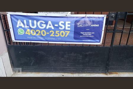 Casa à venda com 120m², 2 quartos e 1 vagaFoto da placa no imóvel