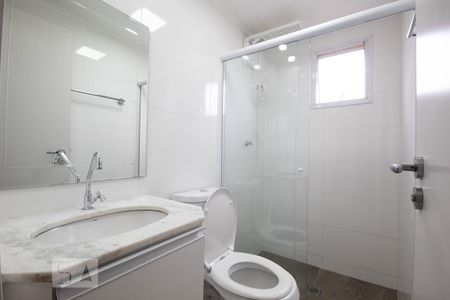 Banheiro da Suíte de apartamento para alugar com 2 quartos, 57m² em Santo Antônio, Osasco