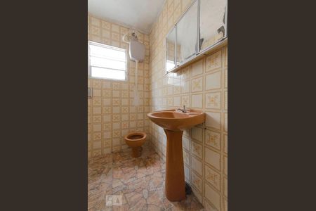 Banheiro de casa para alugar com 1 quarto, 56m² em Vila Robertina, São Paulo