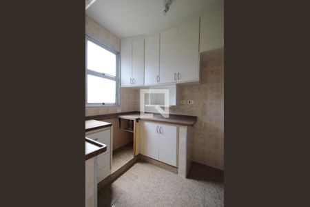 Cozinha de apartamento à venda com 2 quartos, 56m² em Vila Monumento, São Paulo