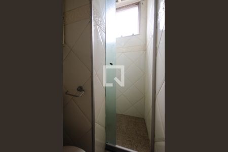 Banheiro de apartamento à venda com 2 quartos, 56m² em Vila Monumento, São Paulo