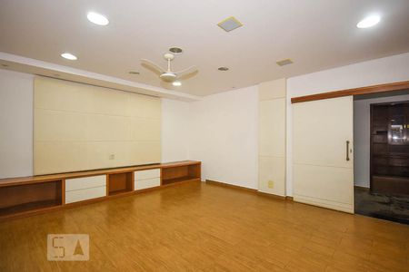 Sala de tv de casa à venda com 3 quartos, 500m² em Retiro Morumbi, São Paulo