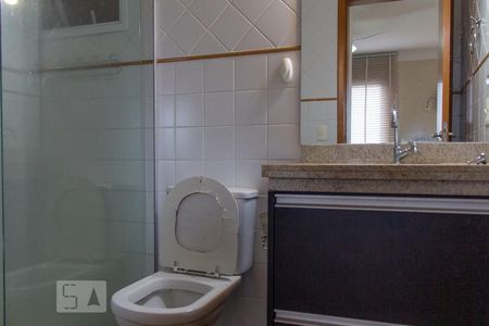 Banheiro de kitnet/studio para alugar com 1 quarto, 37m² em Vila Amelia, Ribeirão Preto