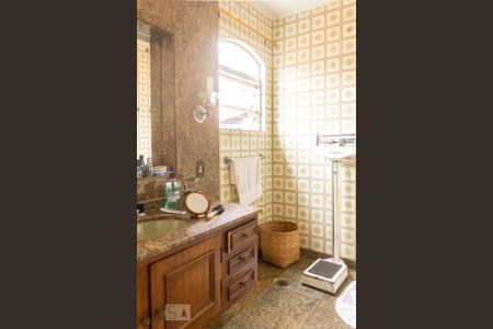 Casa à venda com 535m², 4 quartos e 5 vagasBanheiro Suíte 1