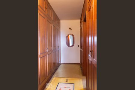 Casa à venda com 535m², 4 quartos e 5 vagasSuíte 2