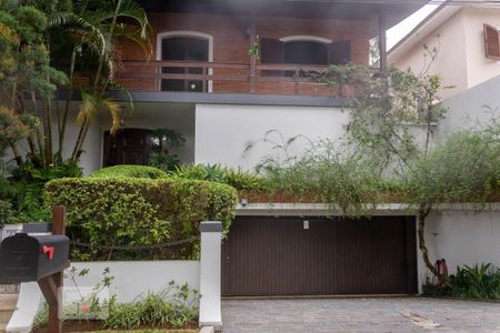 Casa à venda com 535m², 4 quartos e 5 vagasFachada 