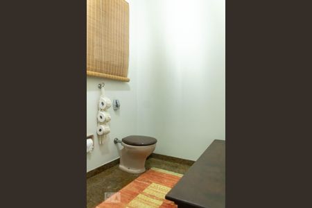 Casa à venda com 535m², 4 quartos e 5 vagasLavabo