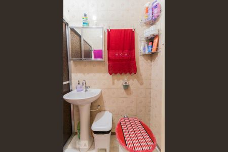 Casa à venda com 141m², 4 quartos e 1 vagaBanheiro