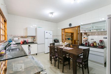 Casa à venda com 75m², 5 quartos e 3 vagasCozinha