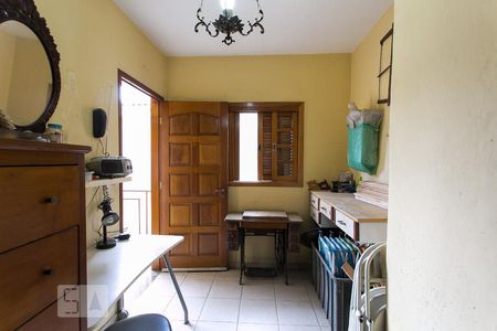 Casa à venda com 75m², 5 quartos e 3 vagasEdícula - Quarto