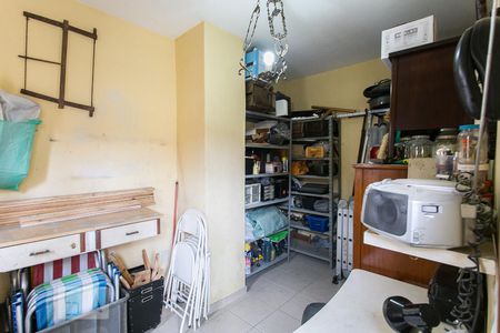 Casa à venda com 75m², 5 quartos e 3 vagasEdícula - Quarto