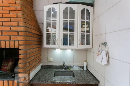 Casa à venda com 75m², 5 quartos e 3 vagasChurrasqueira