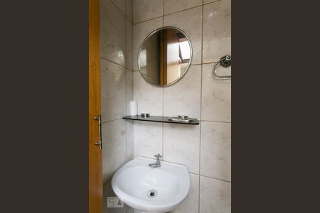 Casa à venda com 75m², 5 quartos e 3 vagasBanheiro de Serviço