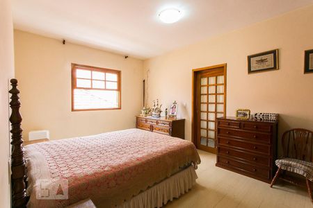 Casa à venda com 75m², 5 quartos e 3 vagasSuíte 3