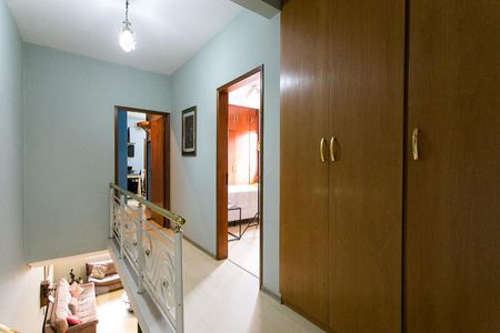 Casa à venda com 75m², 5 quartos e 3 vagasCorredor