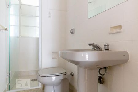 Apartamento à venda com 192m², 3 quartos e 1 vaga Apartamento à venda com 192m², 3 quartos e 1 vagaBanheiro 2