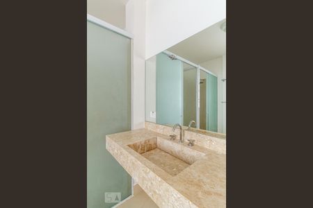 Apartamento à venda com 192m², 3 quartos e 1 vaga Apartamento à venda com 192m², 3 quartos e 1 vagaBanheiro 1