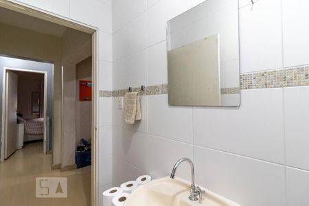 Casa à venda com 130m², 2 quartos e 1 vagaBanheiro