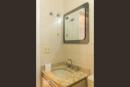 Apartamento à venda com 79m², 3 quartos e 2 vagas Apartamento à venda com 79m², 3 quartos e 2 vagasBanheiro