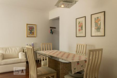 Apartamento à venda com 79m², 3 quartos e 2 vagas Apartamento à venda com 79m², 3 quartos e 2 vagasSala de Jantar