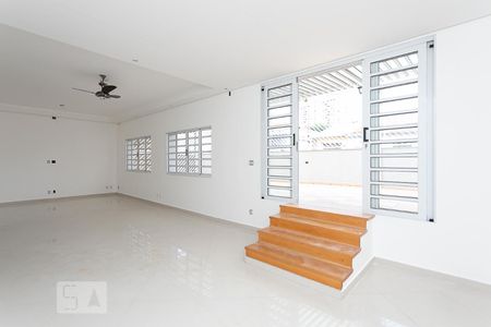 Sala de casa para alugar com 3 quartos, 285m² em Jardim Vera Cruz, São Paulo