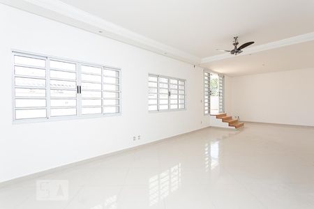 Sala de casa para alugar com 3 quartos, 285m² em Jardim Vera Cruz, São Paulo
