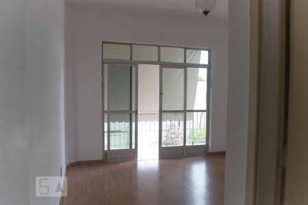Sala de apartamento para alugar com 2 quartos, 70m² em Jardim Guanabara, Rio de Janeiro