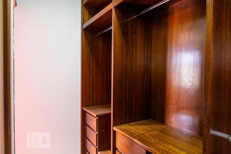 Apartamento à venda com 200m², 4 quartos e 2 vagasCloset da Suíte 2