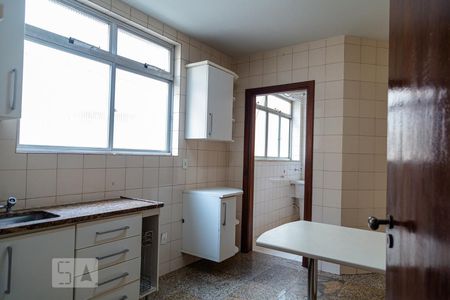 Apartamento à venda com 200m², 4 quartos e 2 vagasCozinha