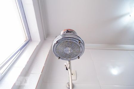 Apartamento à venda com 200m², 4 quartos e 2 vagasChuveiro do Banheiro da Suíte 1