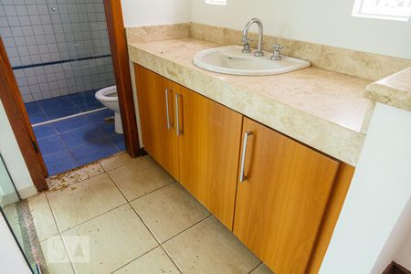 Apartamento à venda com 200m², 4 quartos e 2 vagasArmário do Banheiro Social 2