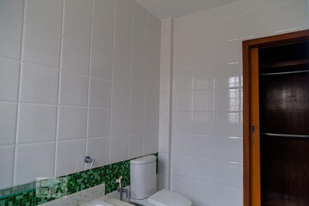 Apartamento à venda com 200m², 4 quartos e 2 vagasBanheiro da Suíte 2