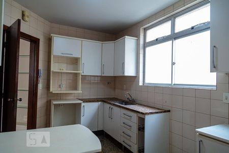 Apartamento à venda com 200m², 4 quartos e 2 vagasCozinha
