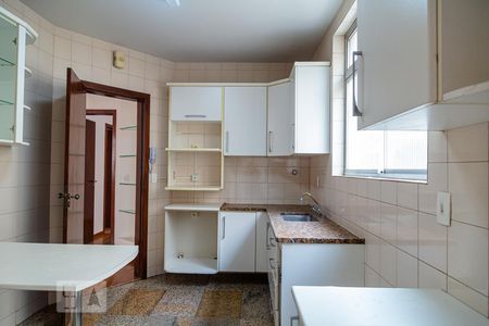 Apartamento à venda com 200m², 4 quartos e 2 vagasCozinha