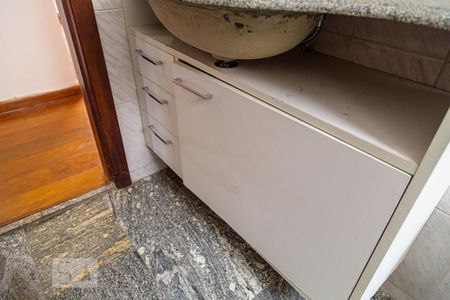 Apartamento à venda com 200m², 4 quartos e 2 vagasArmário do Banheiro Social 1