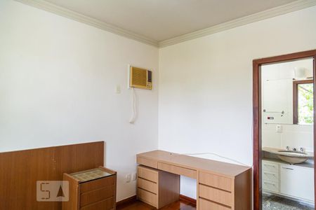 Apartamento à venda com 200m², 4 quartos e 2 vagasSuíte 1