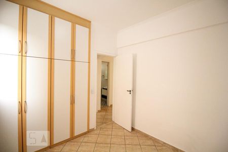 Quarto 1 de apartamento para alugar com 2 quartos, 52m² em Parque Maria Domitila, São Paulo