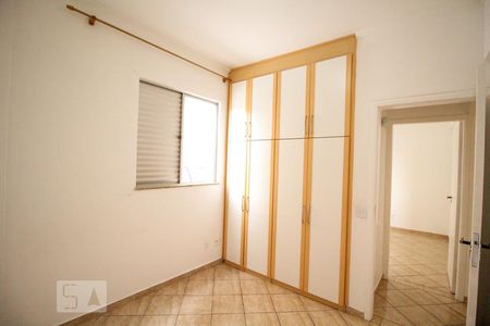 Quarto 1 de apartamento para alugar com 2 quartos, 52m² em Parque Maria Domitila, São Paulo