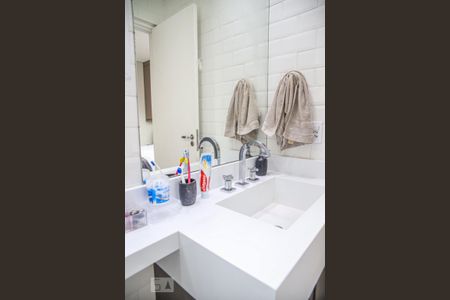 Apartamento à venda com 65m², 2 quartos e 2 vagasBanheiro da Suíte