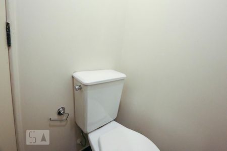 Lavabo de apartamento para alugar com 1 quarto, 32m² em Moema, São Paulo