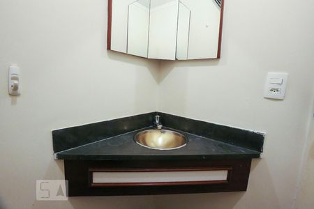 Lavabo de apartamento para alugar com 1 quarto, 32m² em Moema, São Paulo