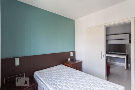 Suíte de apartamento para alugar com 1 quarto, 38m² em Funcionários, Belo Horizonte