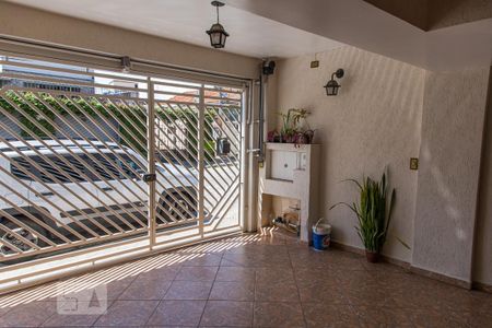 Garagem de casa à venda com 3 quartos, 110m² em Jardim Japão, São Paulo