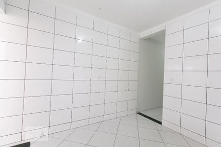 Cozinha de casa para alugar com 2 quartos, 60m² em Conjunto Residencial José Bonifácio, São Paulo
