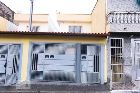 Fachada de casa para alugar com 2 quartos, 60m² em Conjunto Residencial José Bonifácio, São Paulo