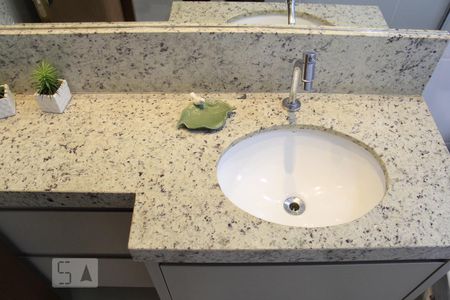 Apartamento para alugar com 106m², 3 quartos e 2 vagasDetalhe do Banheiro da Suite