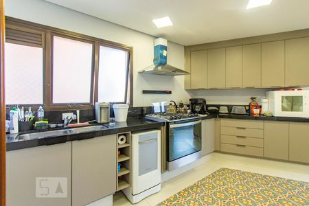 Apartamento à venda com 230m², 4 quartos e 4 vagasCozinha