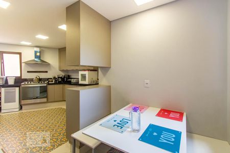 Apartamento à venda com 230m², 4 quartos e 4 vagasCozinha