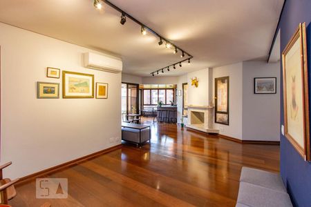 Apartamento à venda com 230m², 4 quartos e 4 vagasSala 